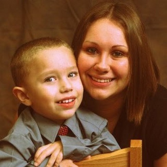 Meet your Posher, Danielle - Picture 1 of 1